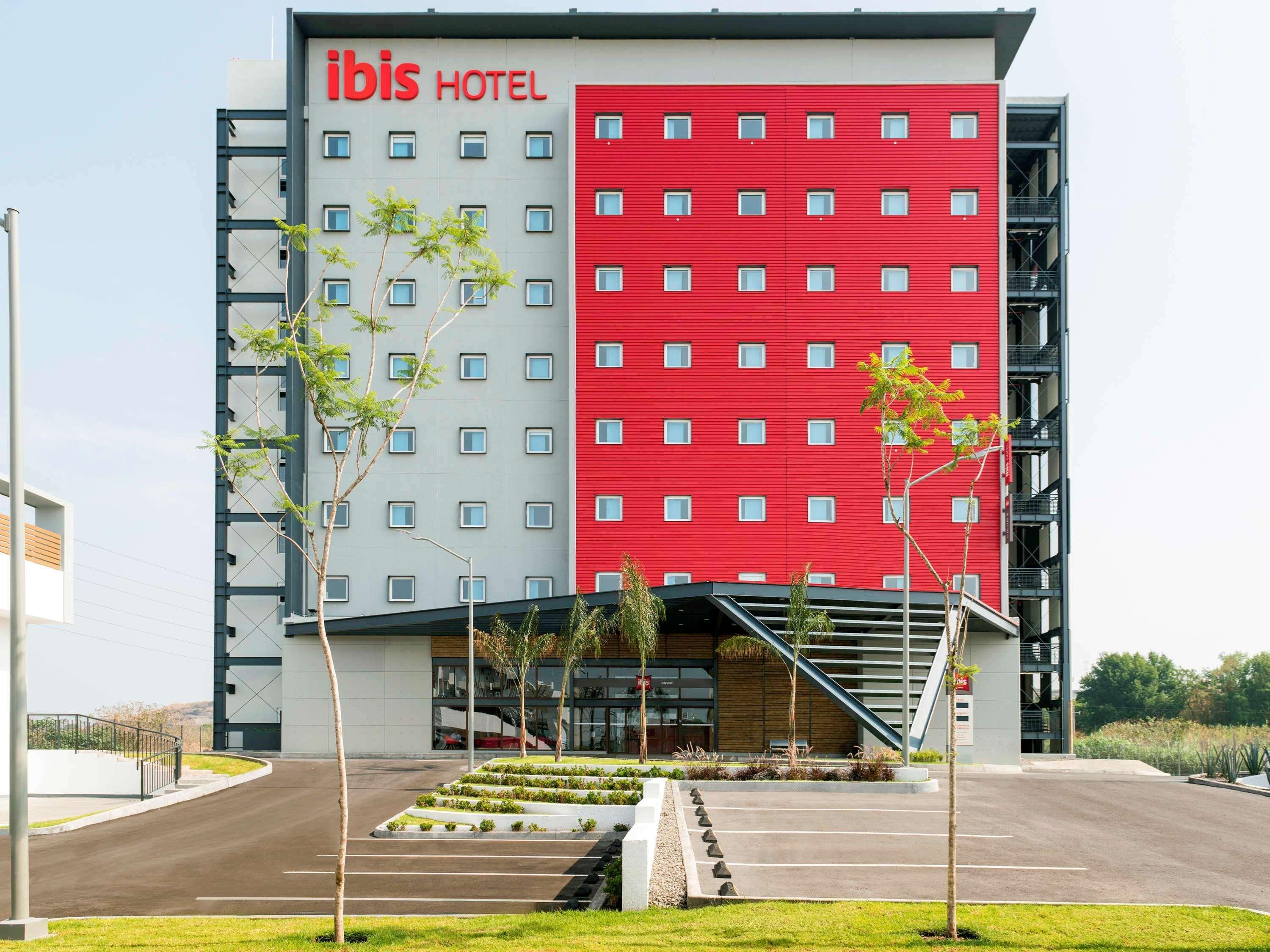 Отель Ibis Ирапуато Экстерьер фото
