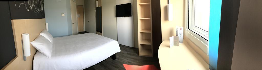 Отель Ibis Ирапуато Экстерьер фото