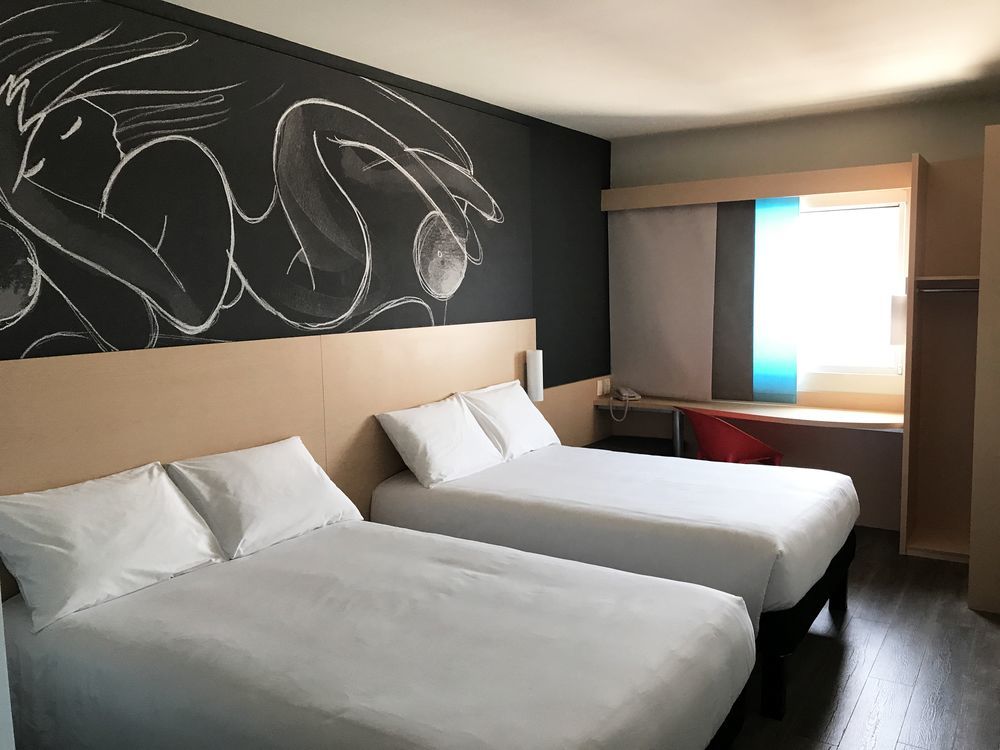 Отель Ibis Ирапуато Экстерьер фото